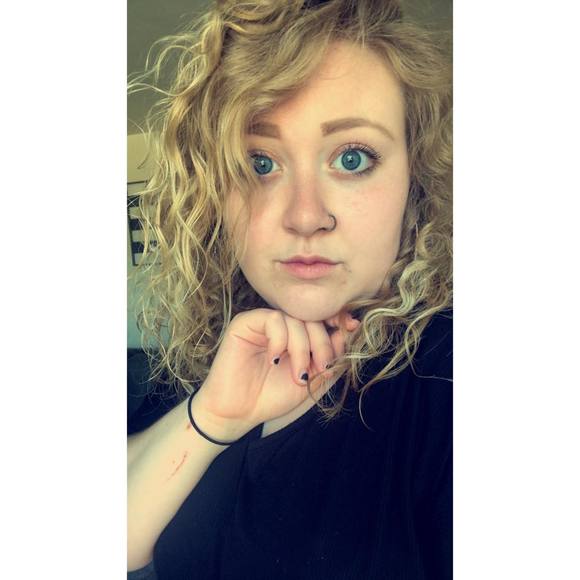 Meet your Posher, Marisa - Picture 1 of 1